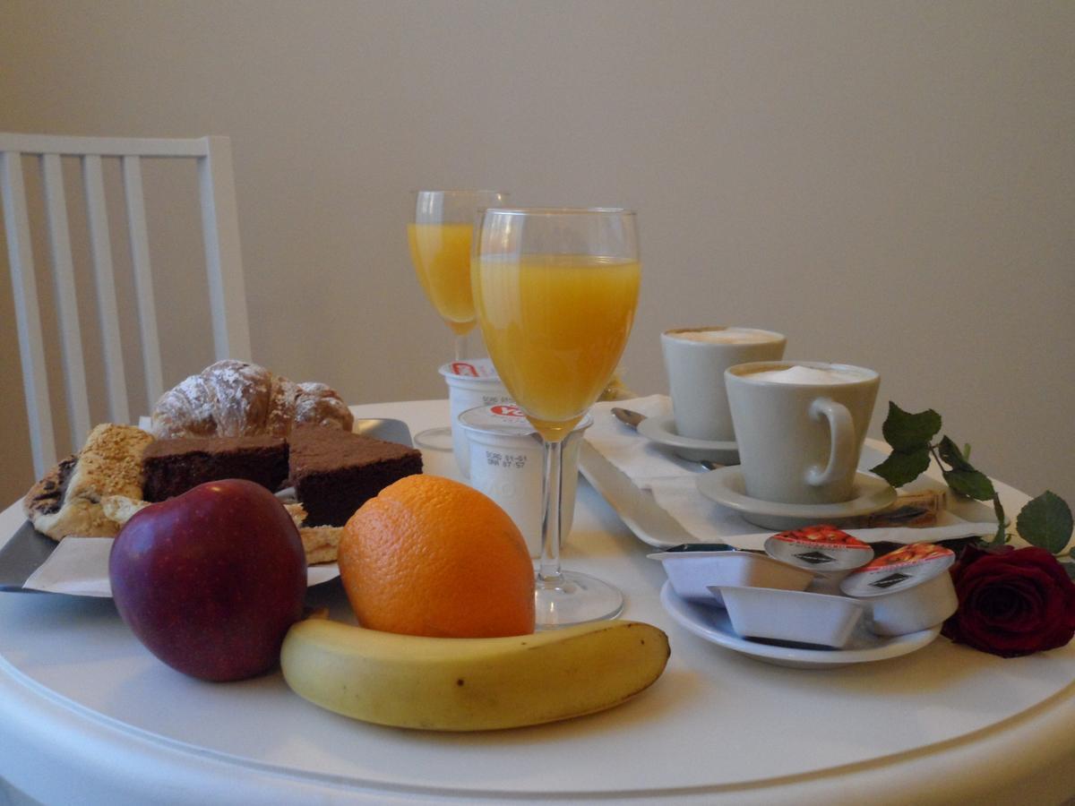 Dante's In Vaticano Acomodação com café da manhã  *